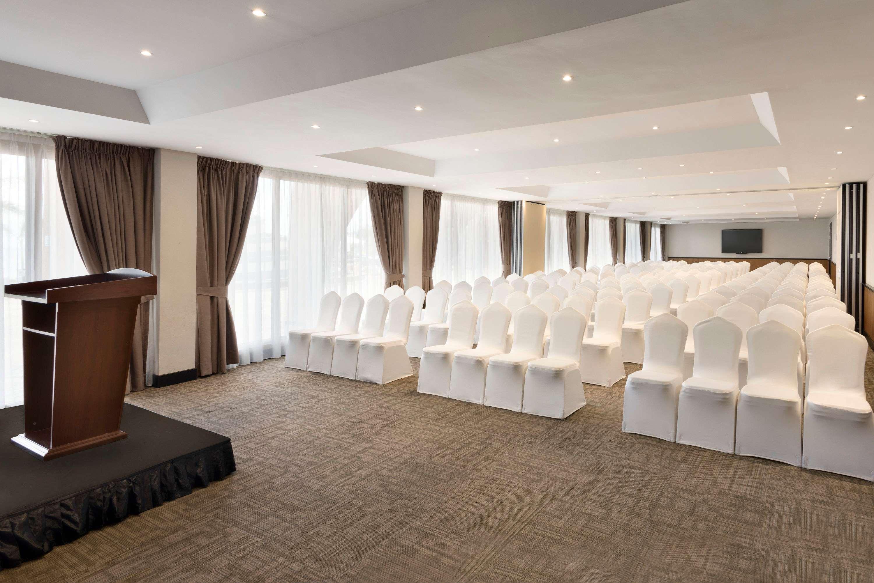 Ramada Resort By Wyndham Dar Es Salaam Bagian luar foto