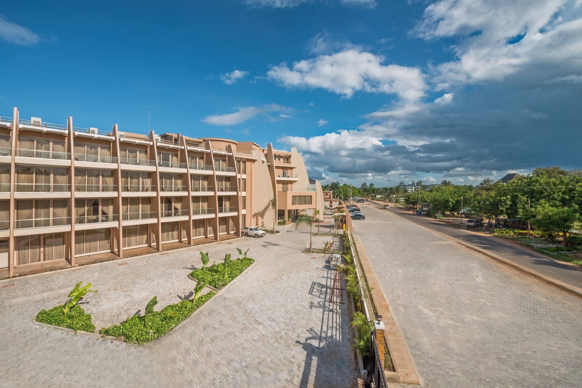 Ramada Resort By Wyndham Dar Es Salaam Bagian luar foto