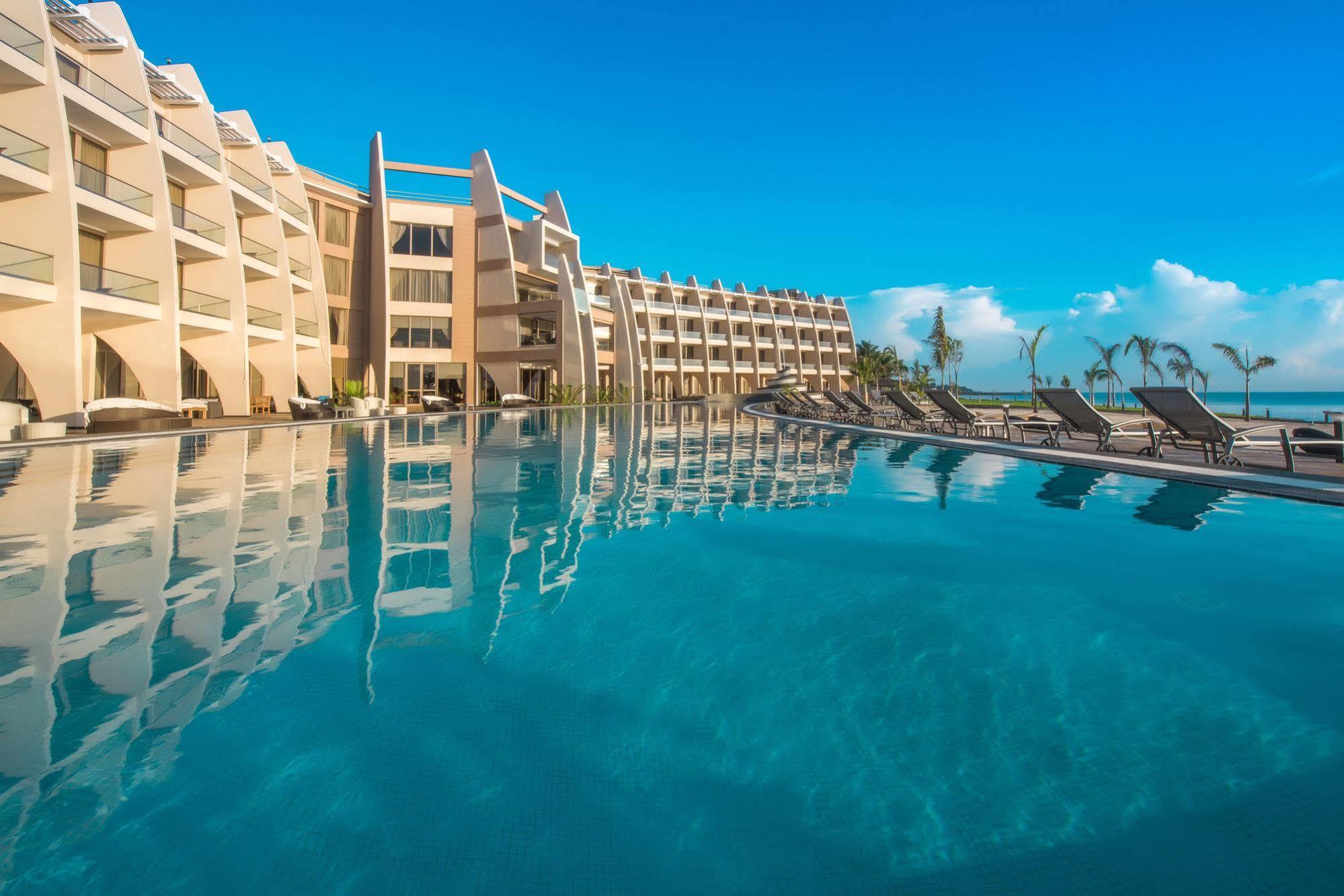 Ramada Resort By Wyndham Dar Es Salaam Bagian luar foto